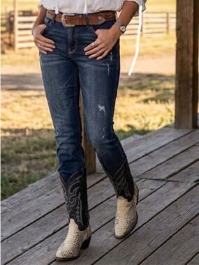 Women’s Tony Lama #3550 Python Skin Western Core Boots Size 7M